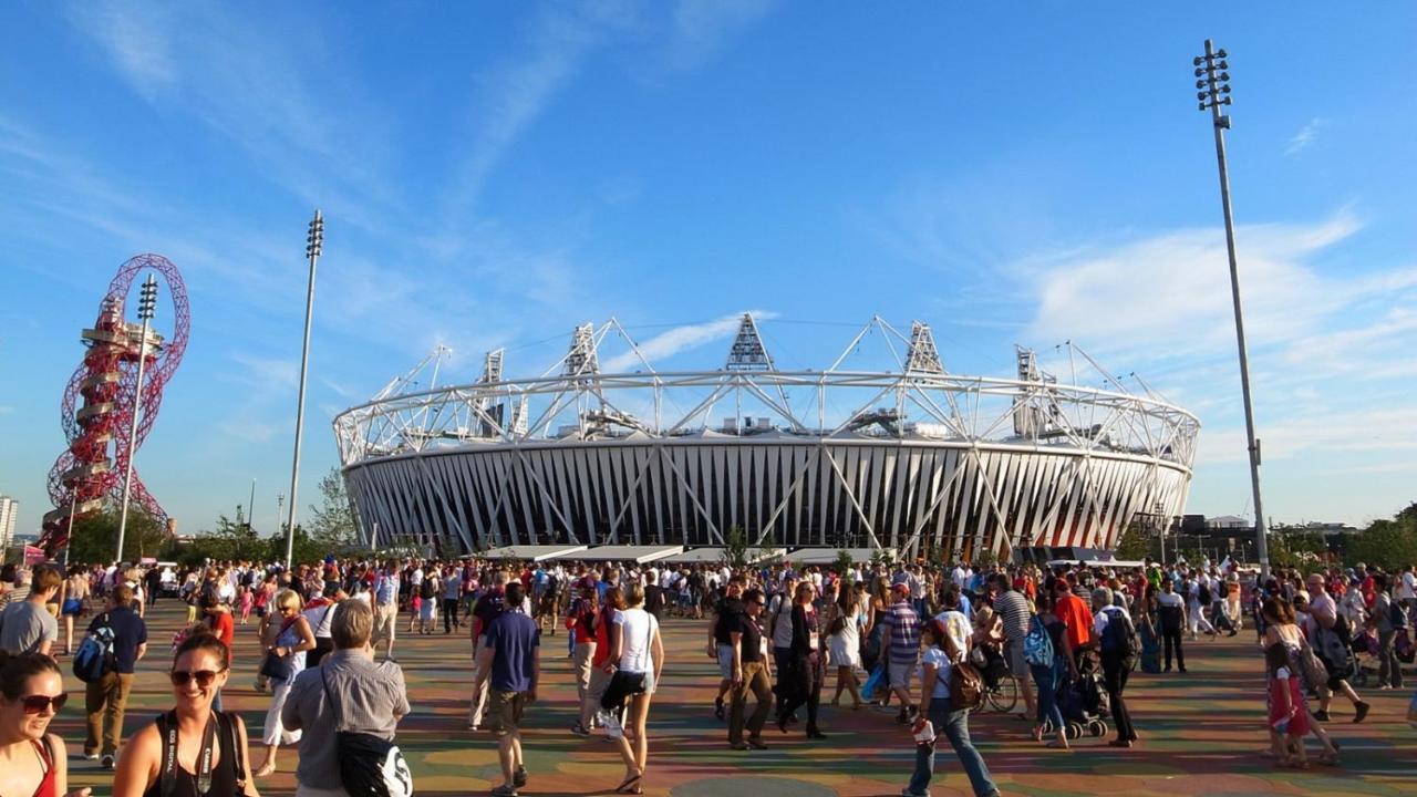 Skyvillion - Olympic View London Stratford Apartment Exterior photo